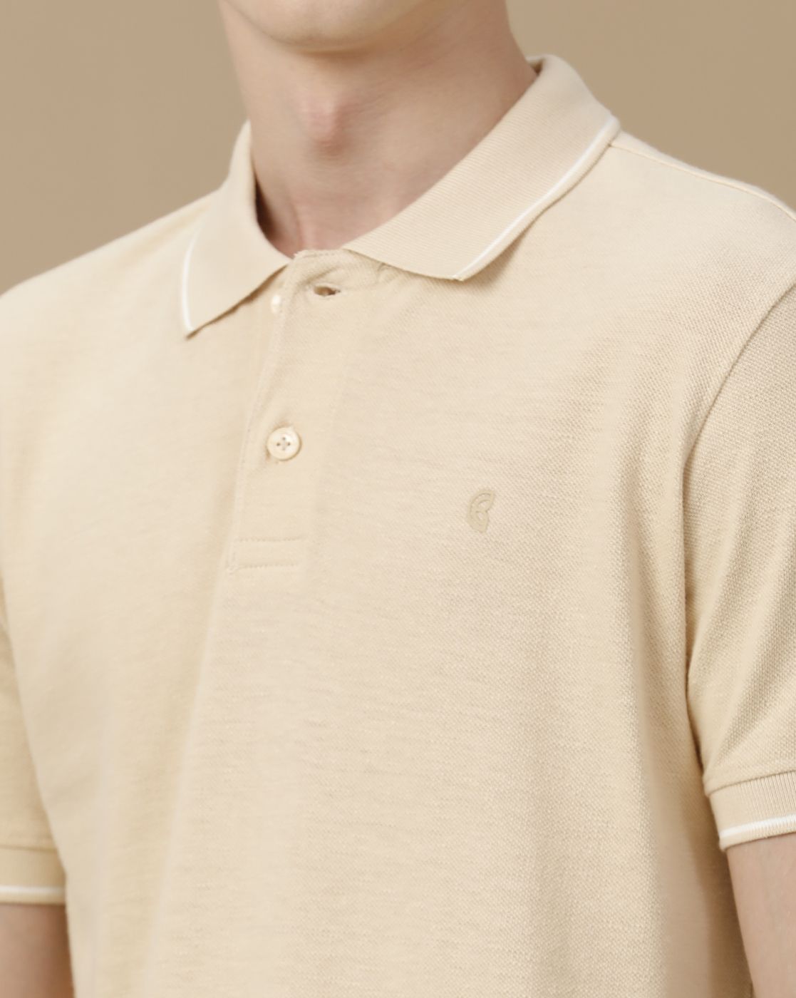 Men's Blended Linen Beige Solid Contemporary Fit Half Sleeve Polo Neck Casual T-Shirt