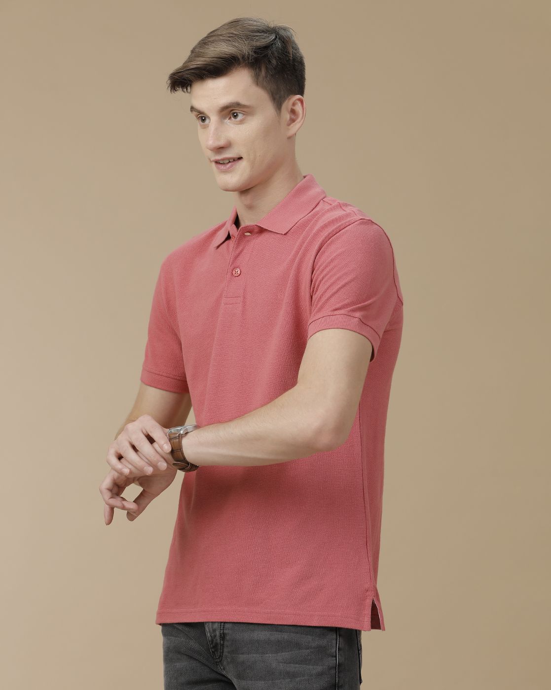 Men's Blended Linen Pink Solid Contemporary Fit Half Sleeve Polo Neck Casual T-Shirt