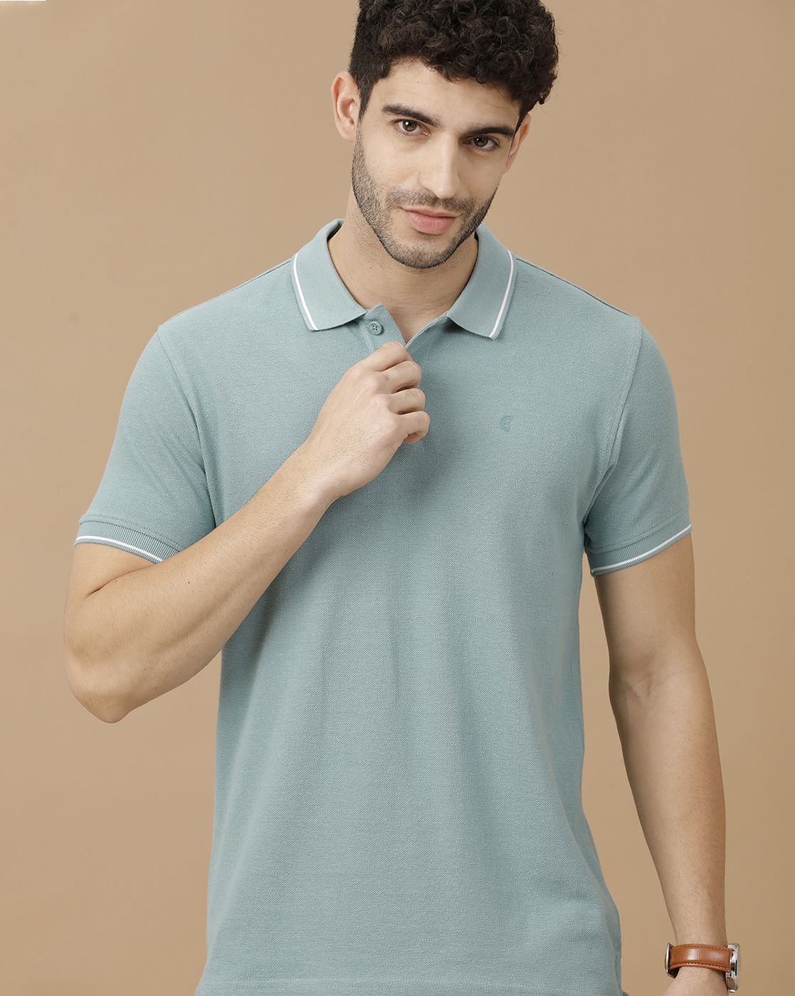 Men's Blended Linen Green Solid Contemporary Fit Half Sleeve Polo Neck Casual T-Shirt