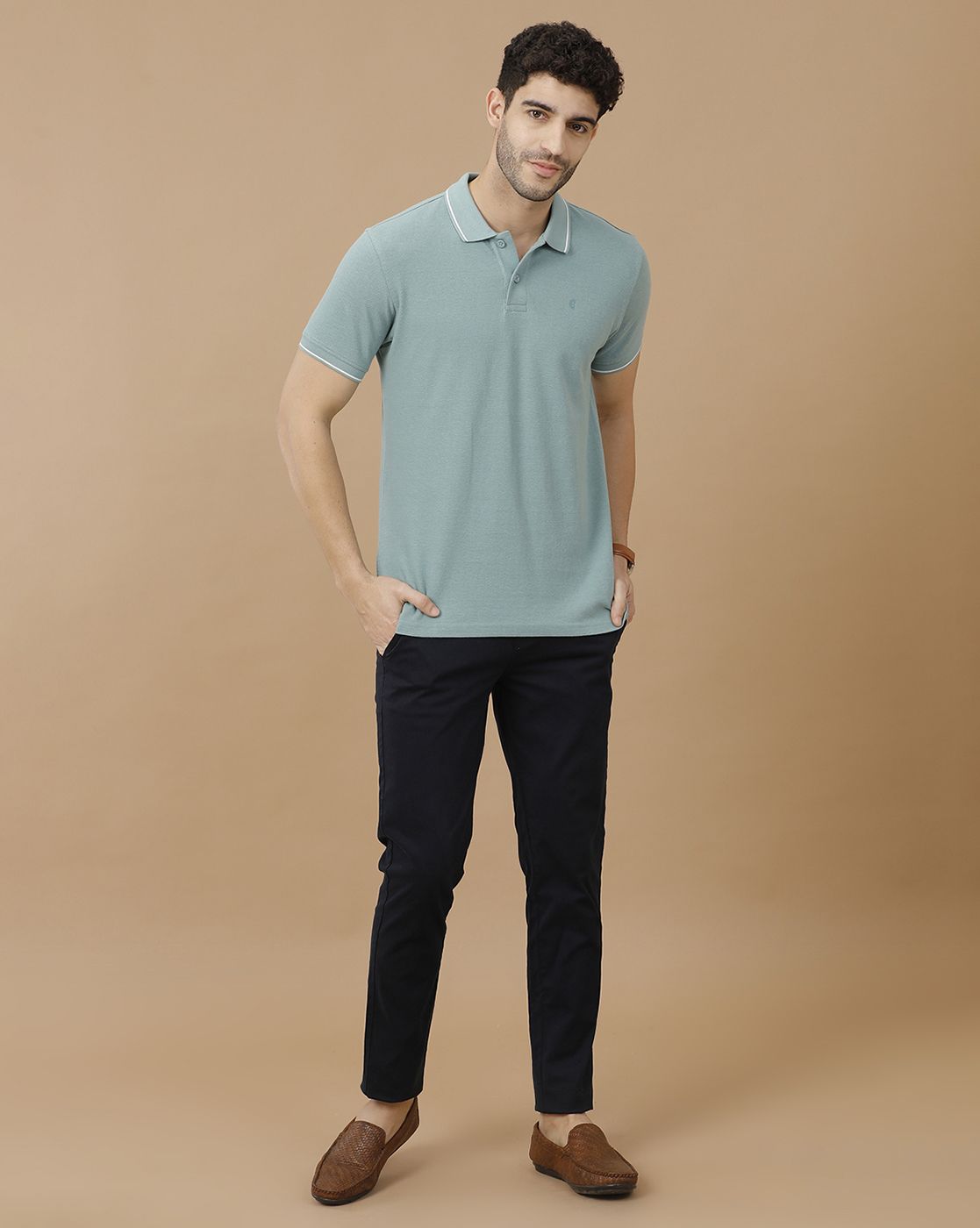 Men's Blended Linen Green Solid Contemporary Fit Half Sleeve Polo Neck Casual T-Shirt