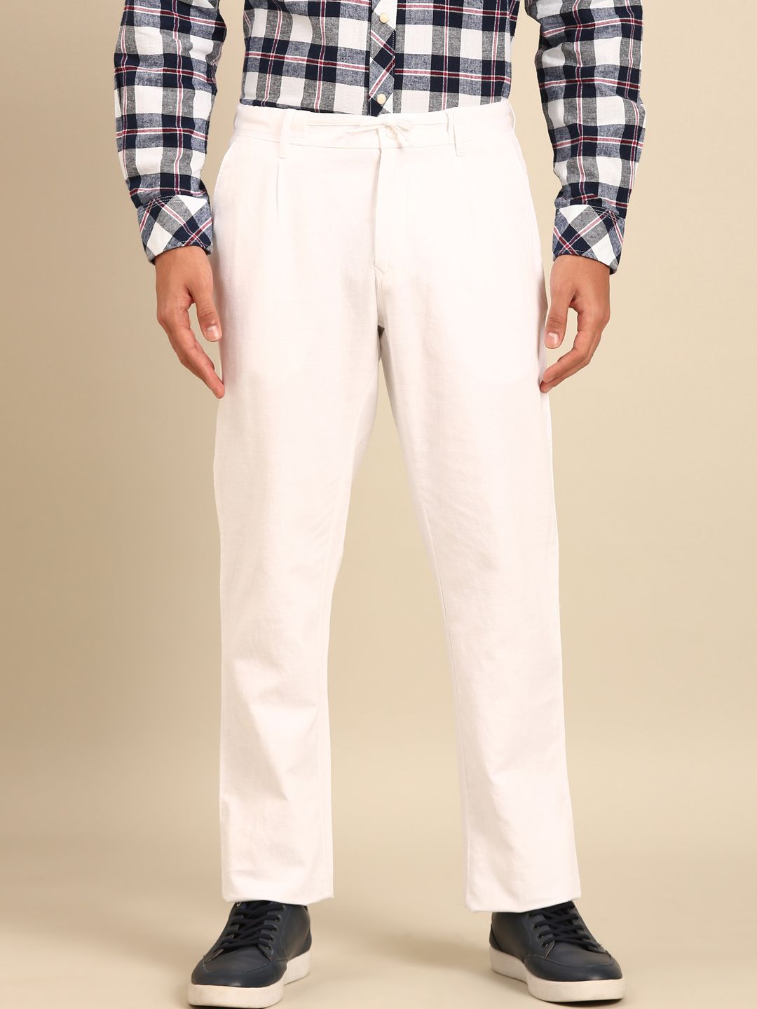 CAVALLO By Linen Club Men's Blended Linen White Solid Contemporary Fit Casual Trouser
