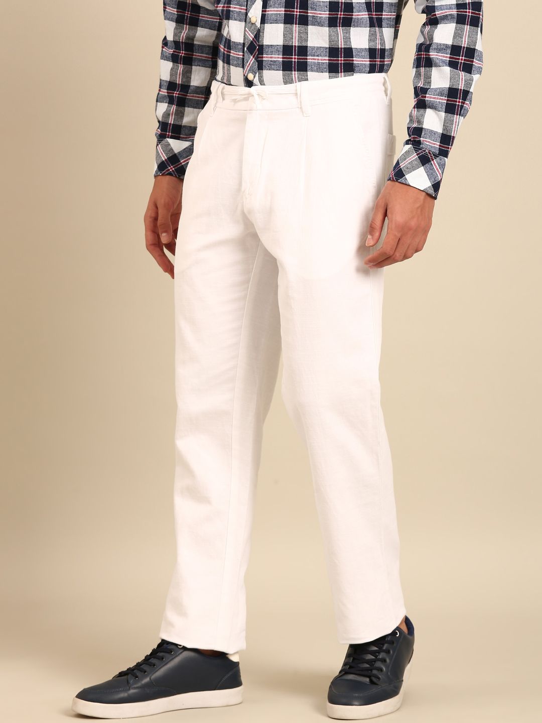 CAVALLO By Linen Club Men's Blended Linen White Solid Contemporary Fit Casual Trouser