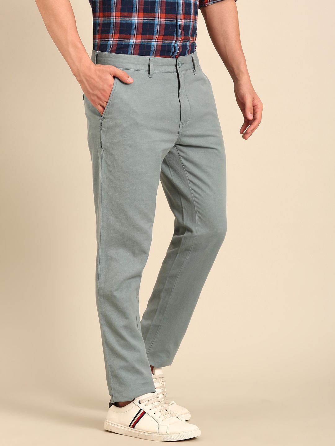 CAVALLO by Linen Club Men's Blended Linen Light Blue Solid Contemporary Fit Casual Trouser
