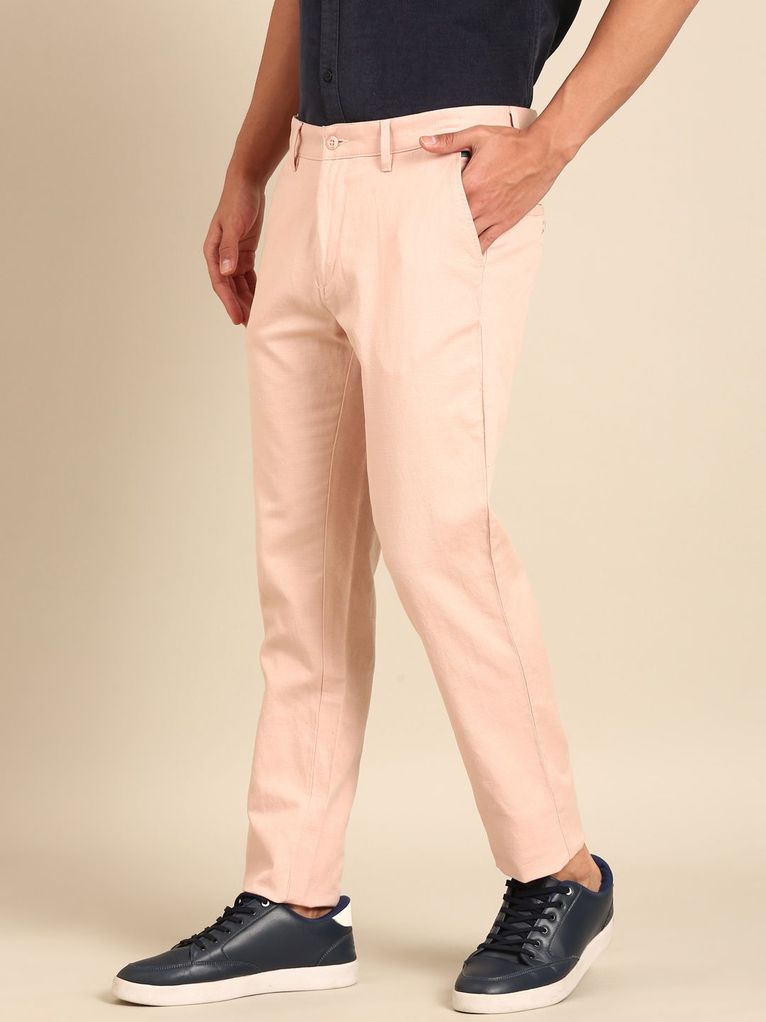 CAVALLO By Linen Club Men's Blended Linen Pink Solid Contemporary Fit Casual Trouser