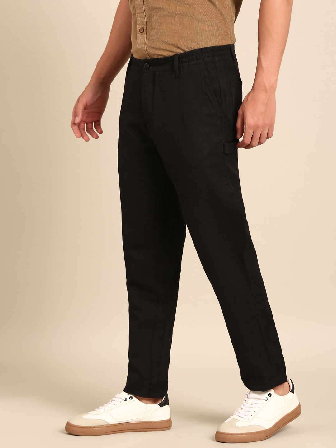 CAVALLO By Linen Club Men's Blended Linen Black Solid Contemporary Fit Casual Trouser