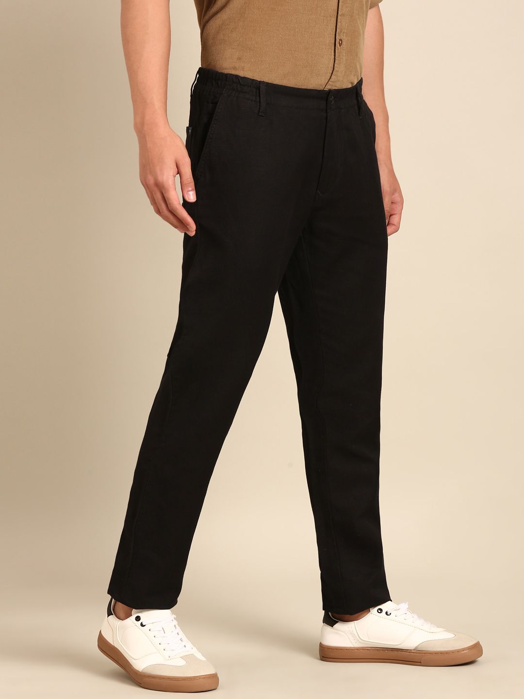 CAVALLO By Linen Club Men's Blended Linen Black Solid Contemporary Fit Casual Trouser