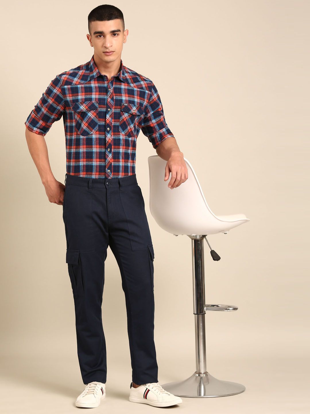 CAVALLO By Linen Club Men's Blended Linen Navy Solid Contemporary Fit Casual Trouser