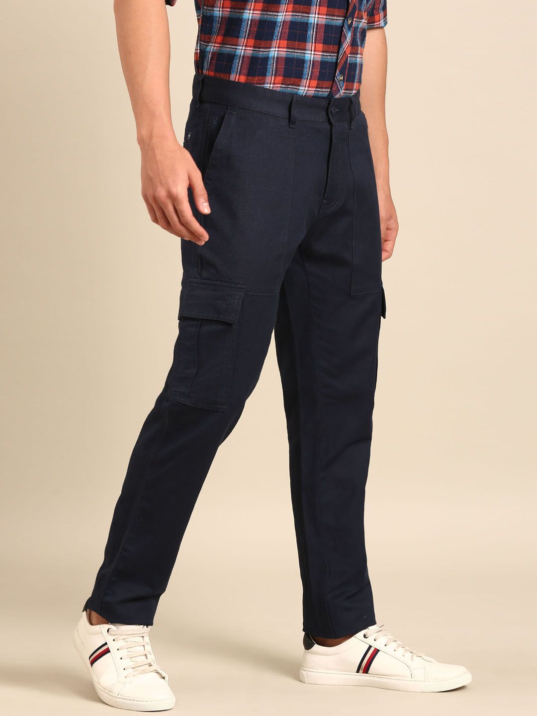 CAVALLO By Linen Club Men's Blended Linen Navy Solid Contemporary Fit Casual Trouser