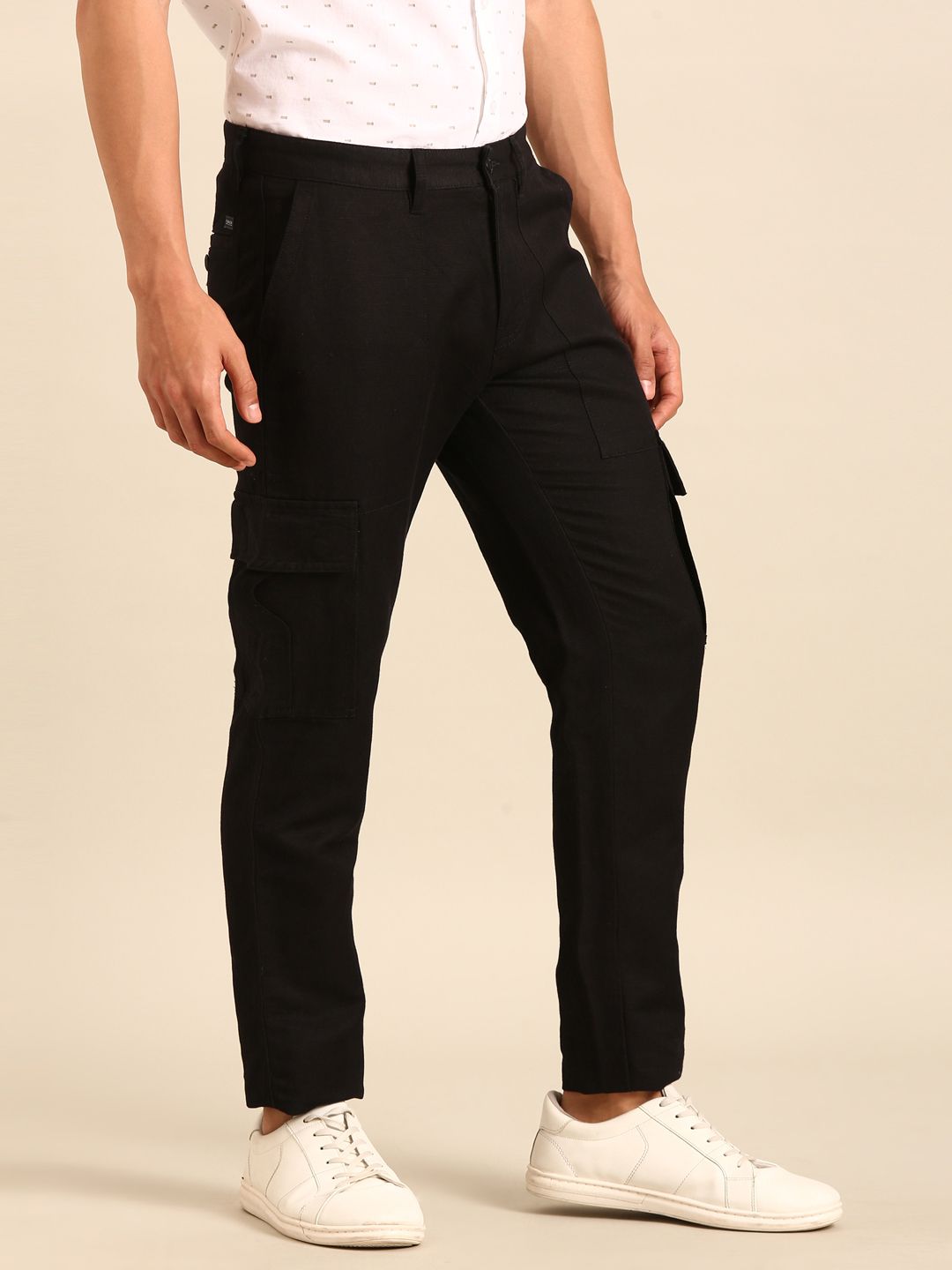 CAVALLO By Linen Club Men's Blended Linen Black Solid Contemporary Fit Casual Trousers