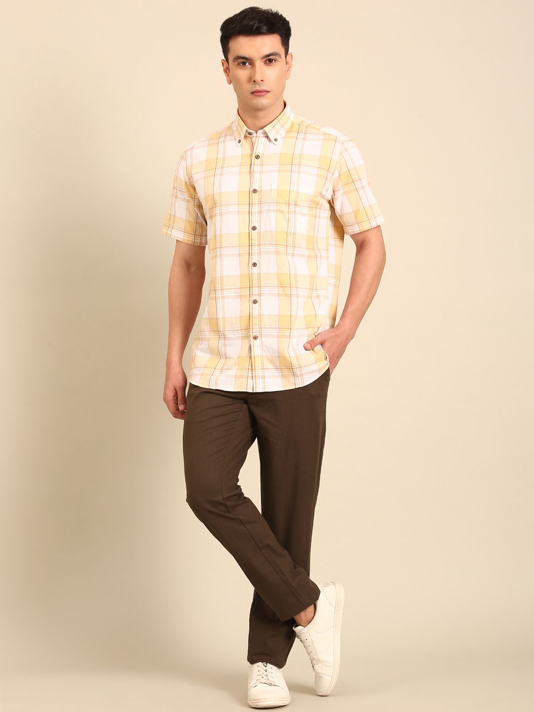 CAVALLO by Linen Club Men's Blended Linen Brown Solid Contemporary Fit Casual Trouser
