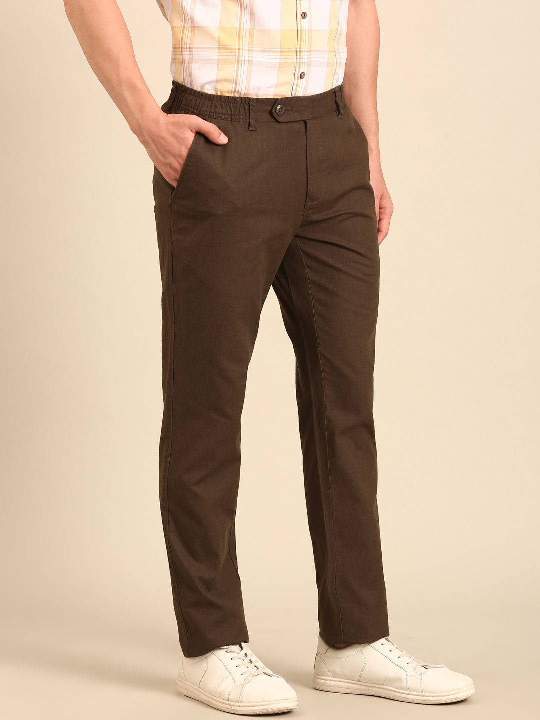 CAVALLO by Linen Club Men's Blended Linen Brown Solid Contemporary Fit Casual Trouser