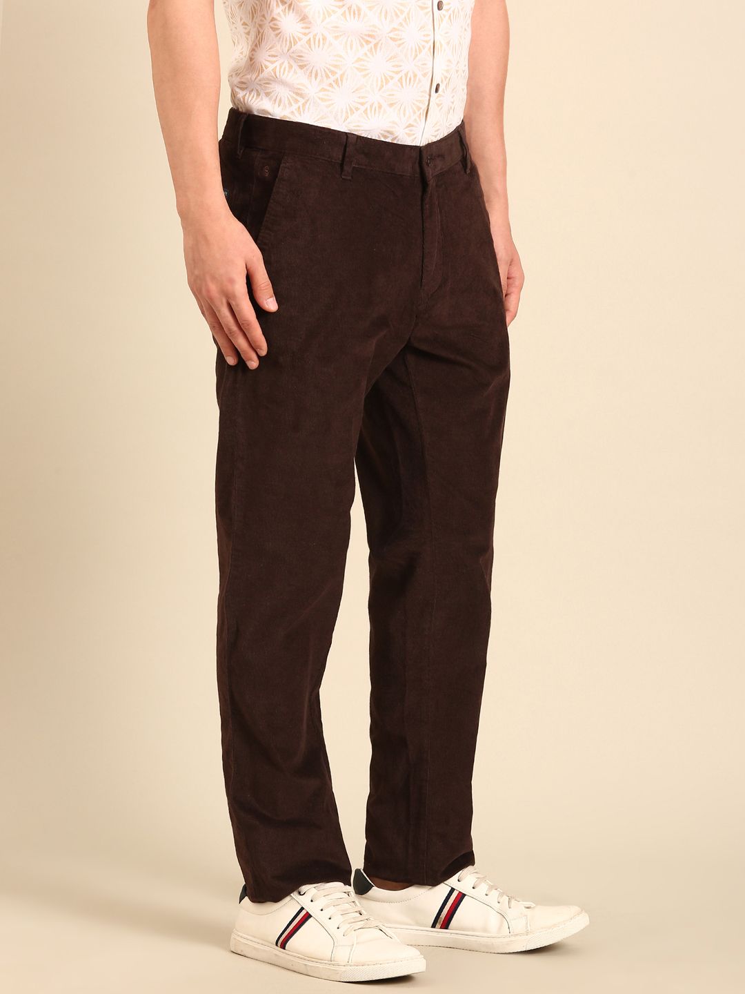 CAVALLO by Linen Club Men's Blended Linen Brown Solid Contemporary Fit Casual Trouser
