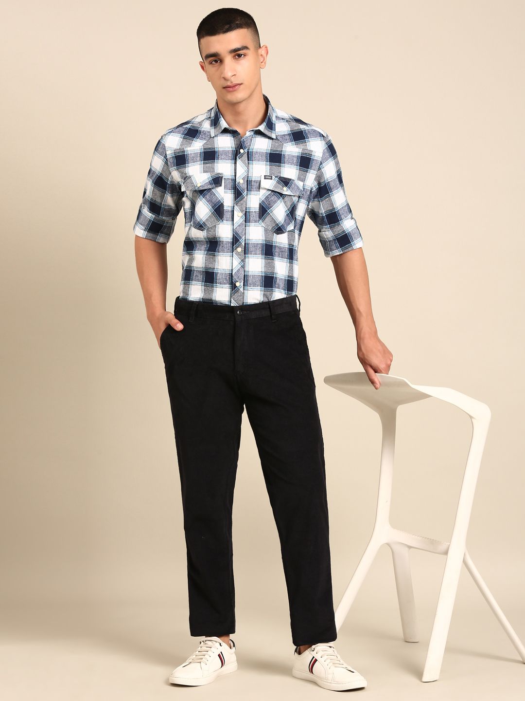 CAVALLO By Linen Club Men's Blended Linen Navy Solid Contemporary Fit Casual Trouser