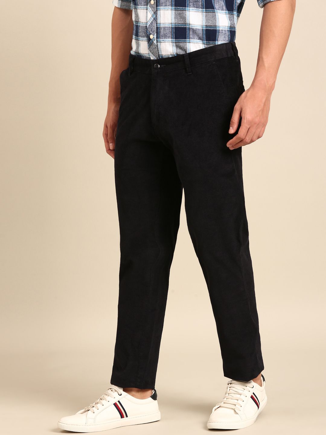 CAVALLO By Linen Club Men's Blended Linen Navy Solid Contemporary Fit Casual Trouser