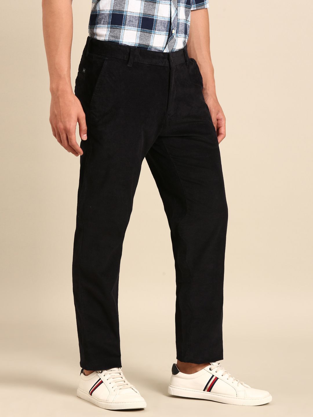 CAVALLO By Linen Club Men's Blended Linen Navy Solid Contemporary Fit Casual Trouser