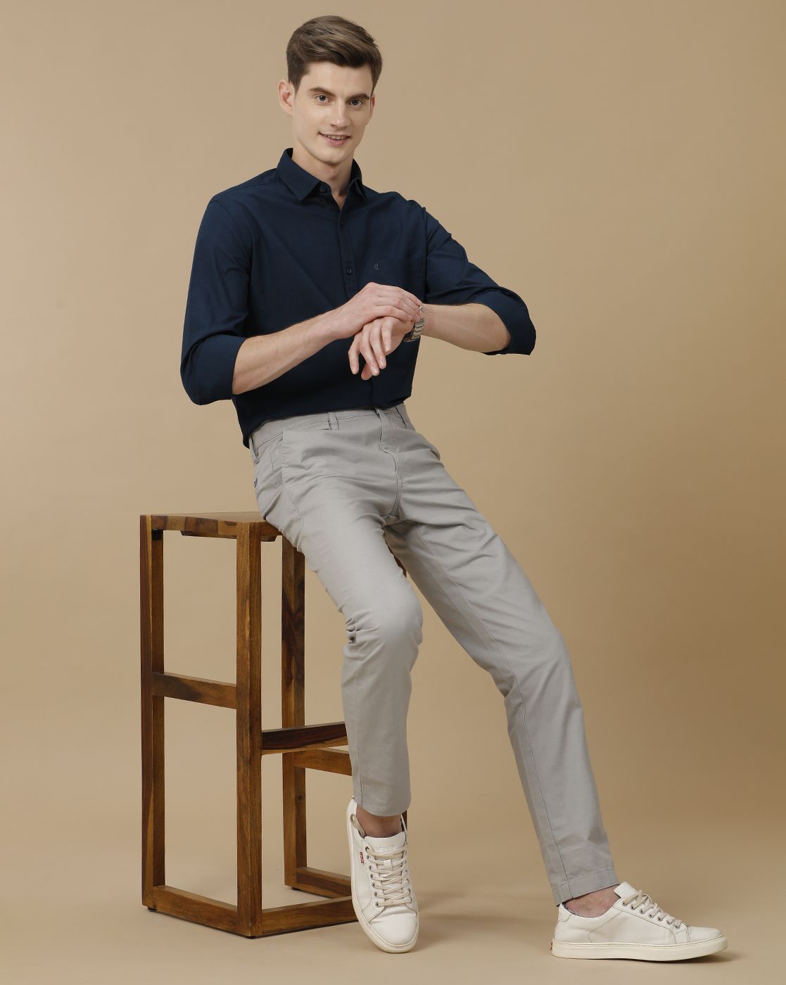 Mens Linen Grey Solid Contemporary Fit Casual Trousers