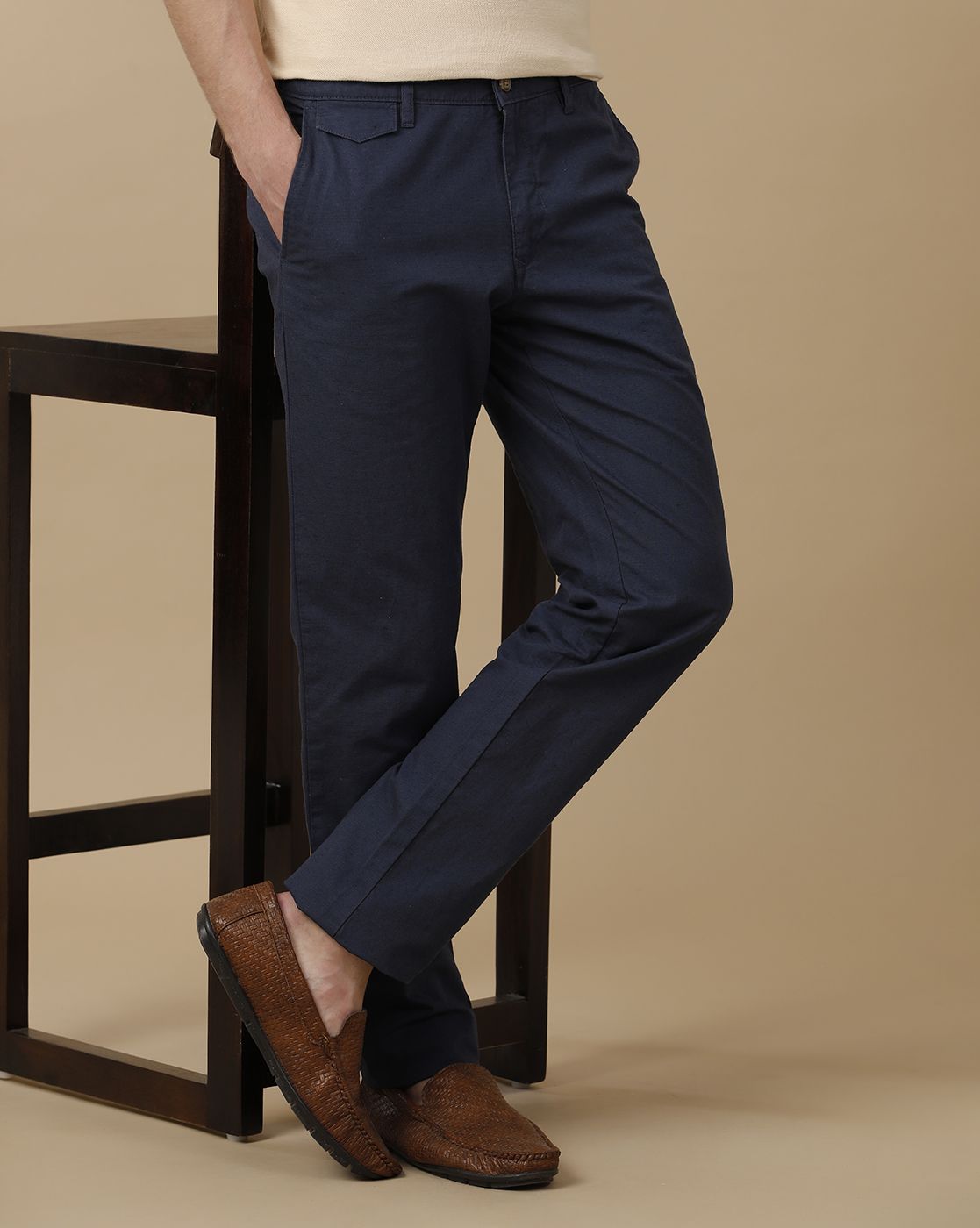 Mens Linen Navy Blue Solid Contemporary Fit Casual Trousers