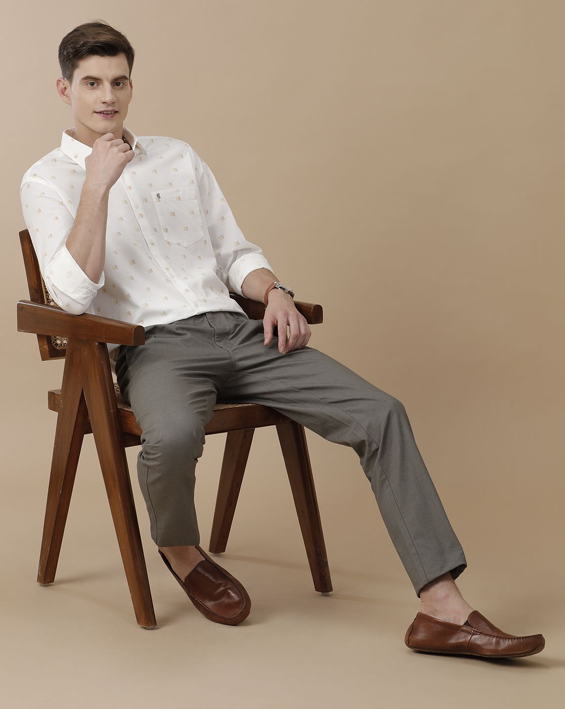 Mens Linen Grey Solid Contemporary Fit Casual Trousers