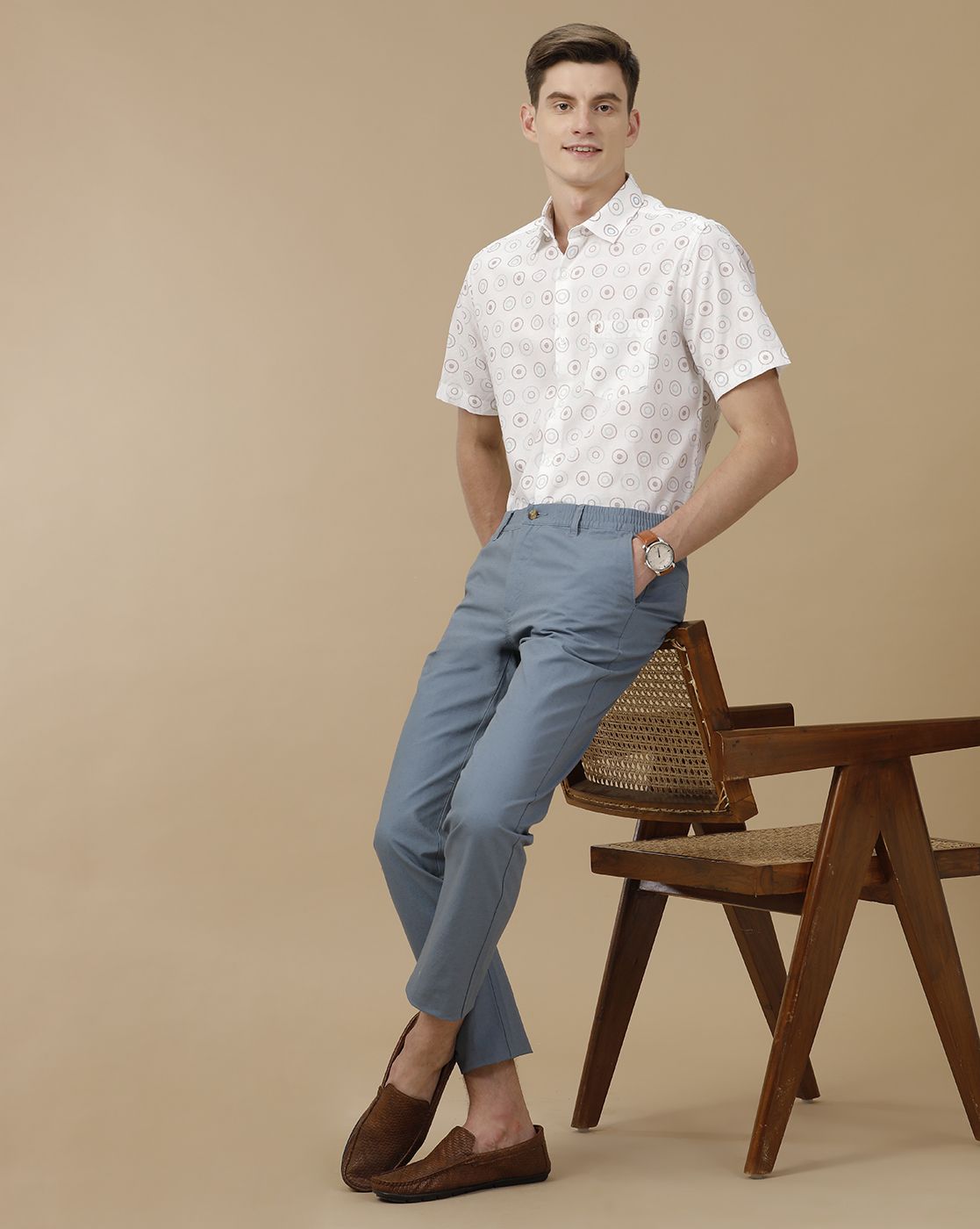 Mens Linen Blue Solid Contemporary Fit Casual Trousers