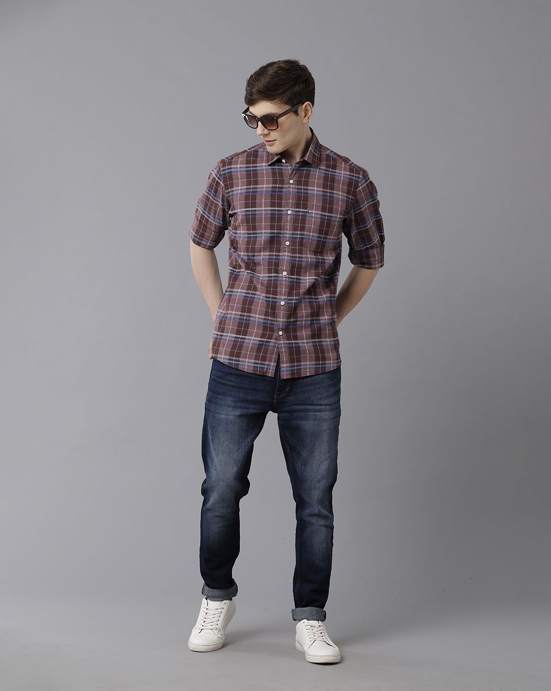 Men's Blended Linen Maroon Checked Contemporary Fit Full Sleeve Sleeve Casual Shirt