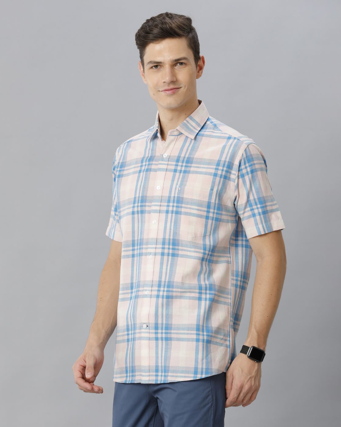Men's Blended Linen Turquoise Blue Checked Contemporary Fit Full Sleeve Sleeve Casual Shirt