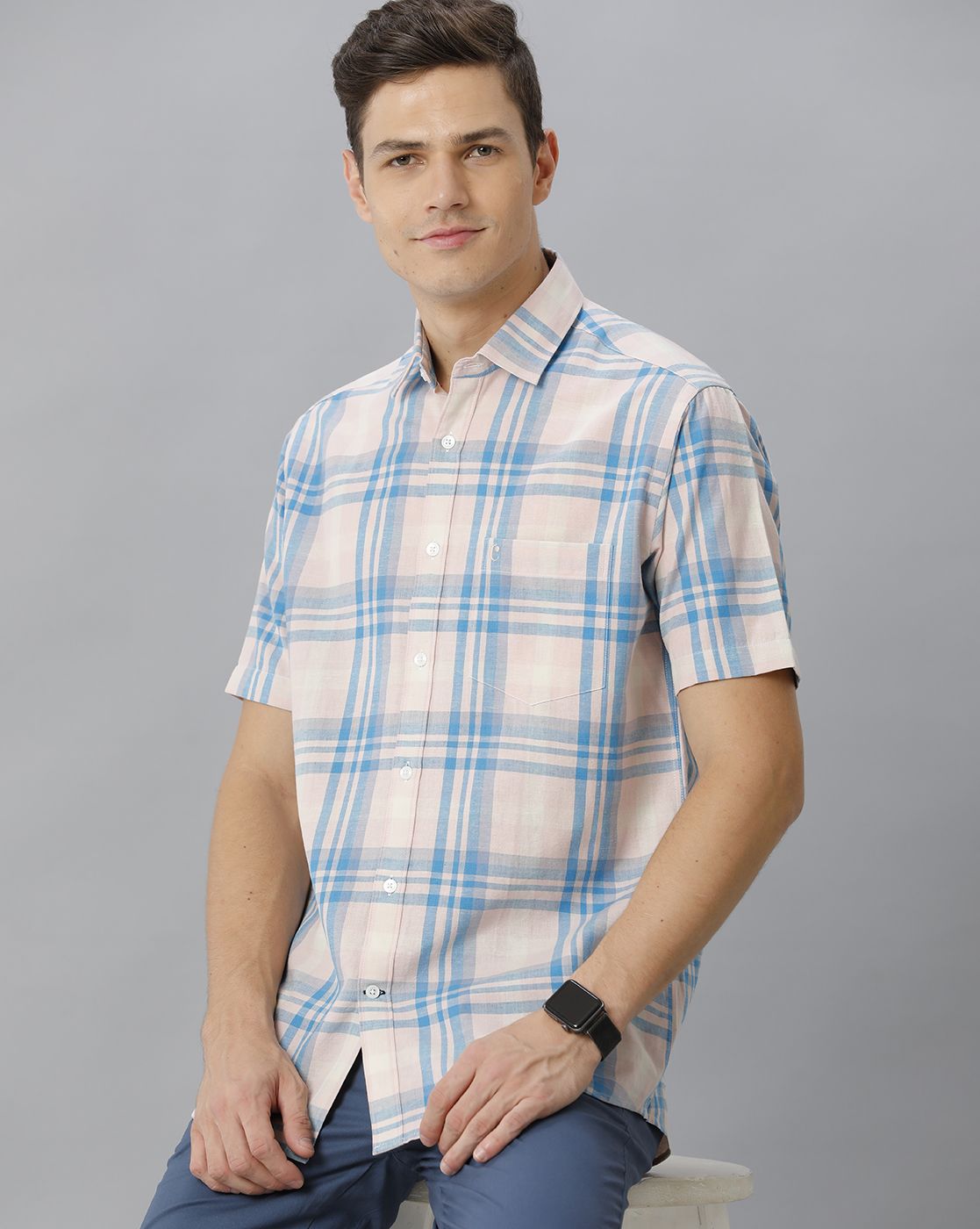 Men's Blended Linen Turquoise Blue Checked Contemporary Fit Full Sleeve Sleeve Casual Shirt