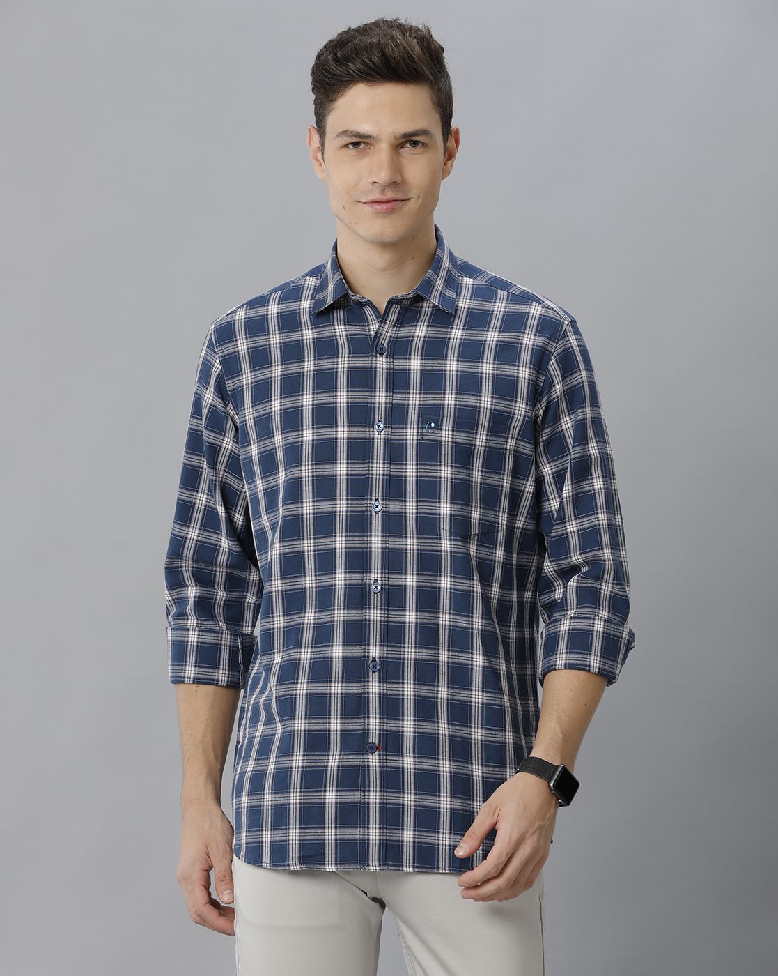 Men's Blended Linen Blue Checked Contemporary Fit Full Sleeve Casual Shirt