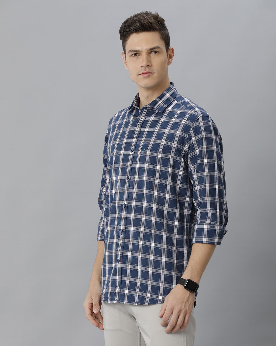Men's Blended Linen Blue Checked Contemporary Fit Full Sleeve Casual Shirt