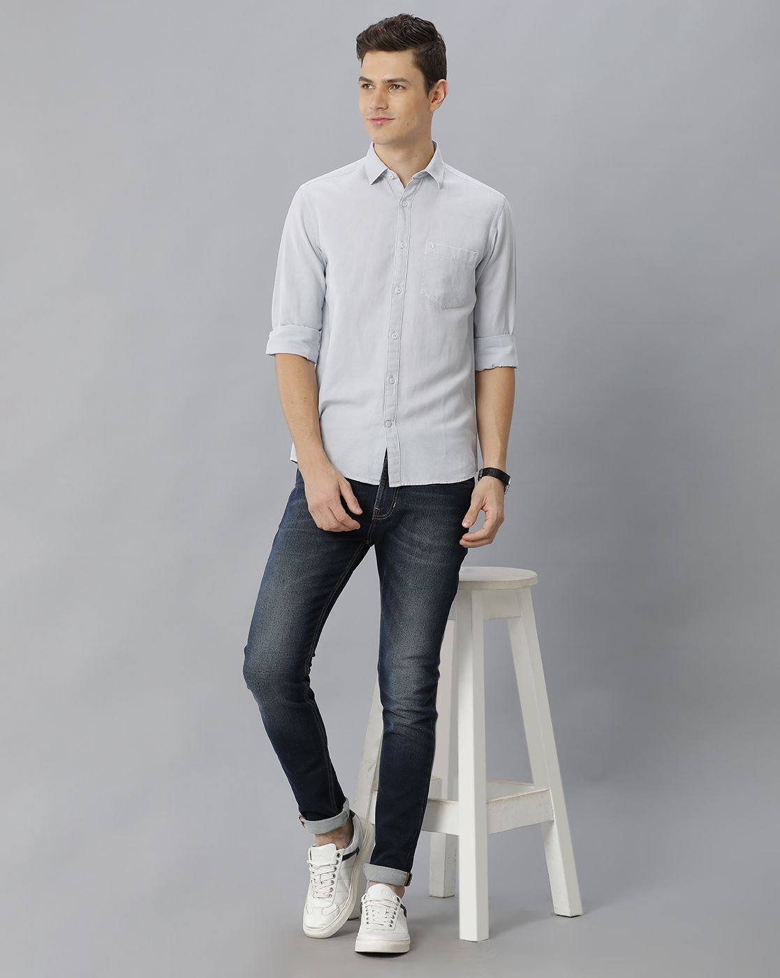 Men's Blended Linen Grey Solid Contemporary Fit Full Sleeve Casual Shirt
