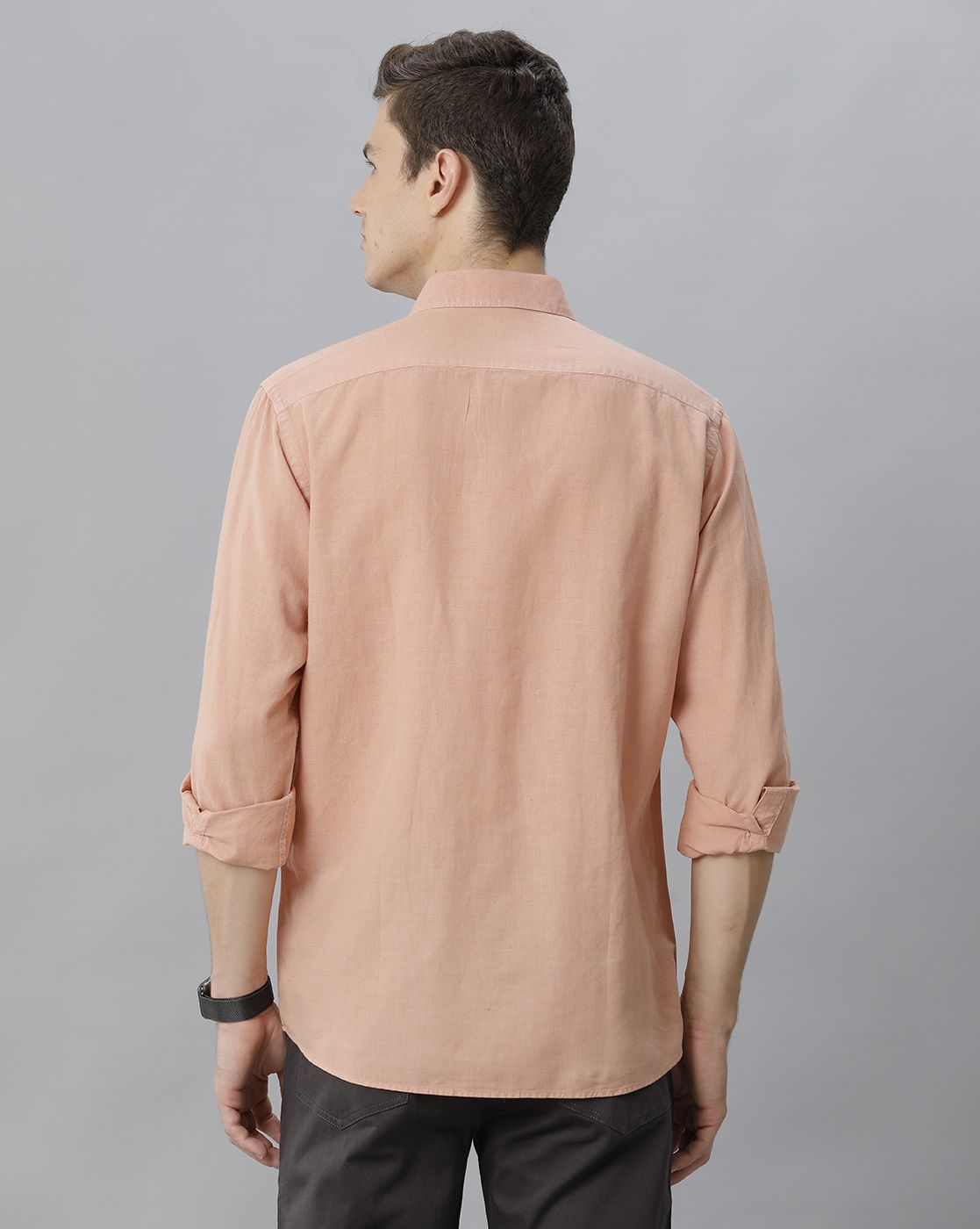 Men's Blended Linen Peach Solid Contemporary Fit Full Sleeve Sleeve Casual Shirt