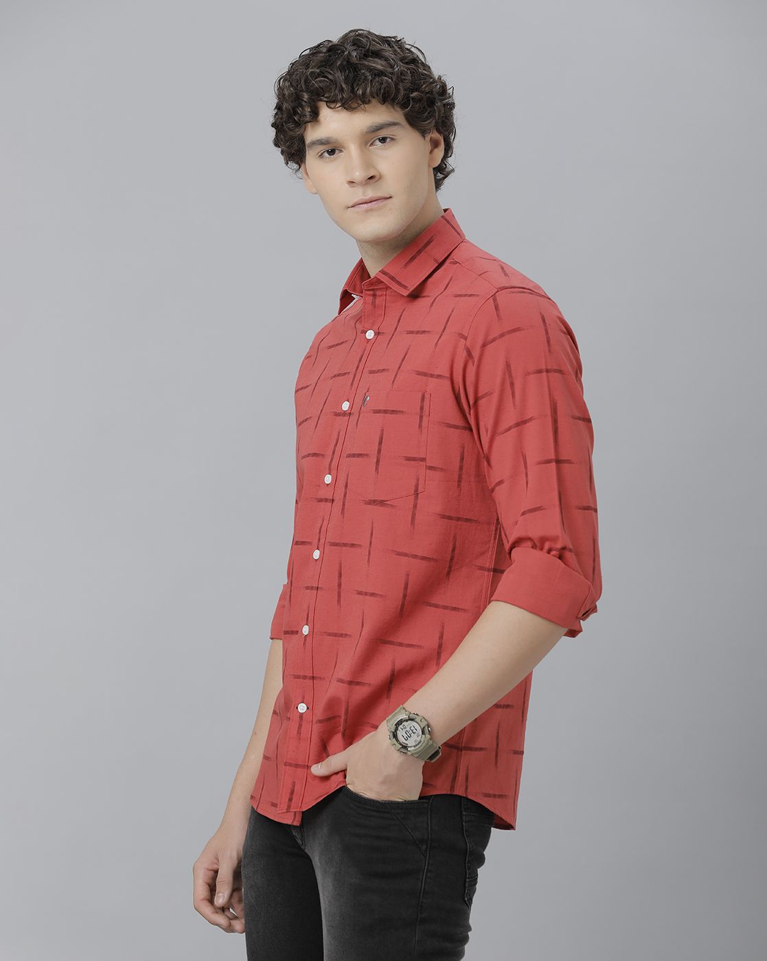 Men's Blended Linen Red Printed Contemporary Fit Full Sleeve Sleeve Casual Shirt