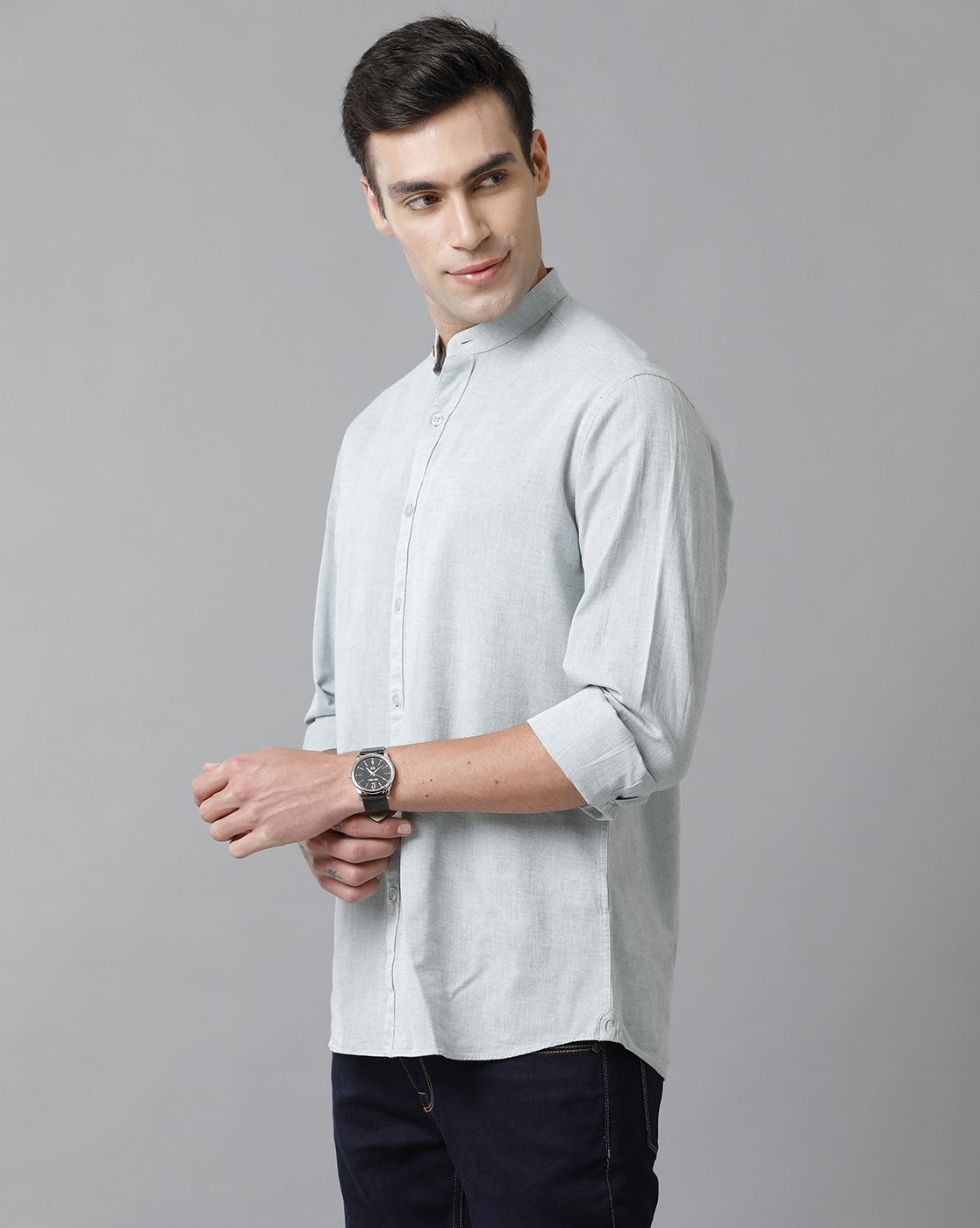 Men's Blended Linen Blue Solid Contemporary Fit Full Sleeve Casual Shirt