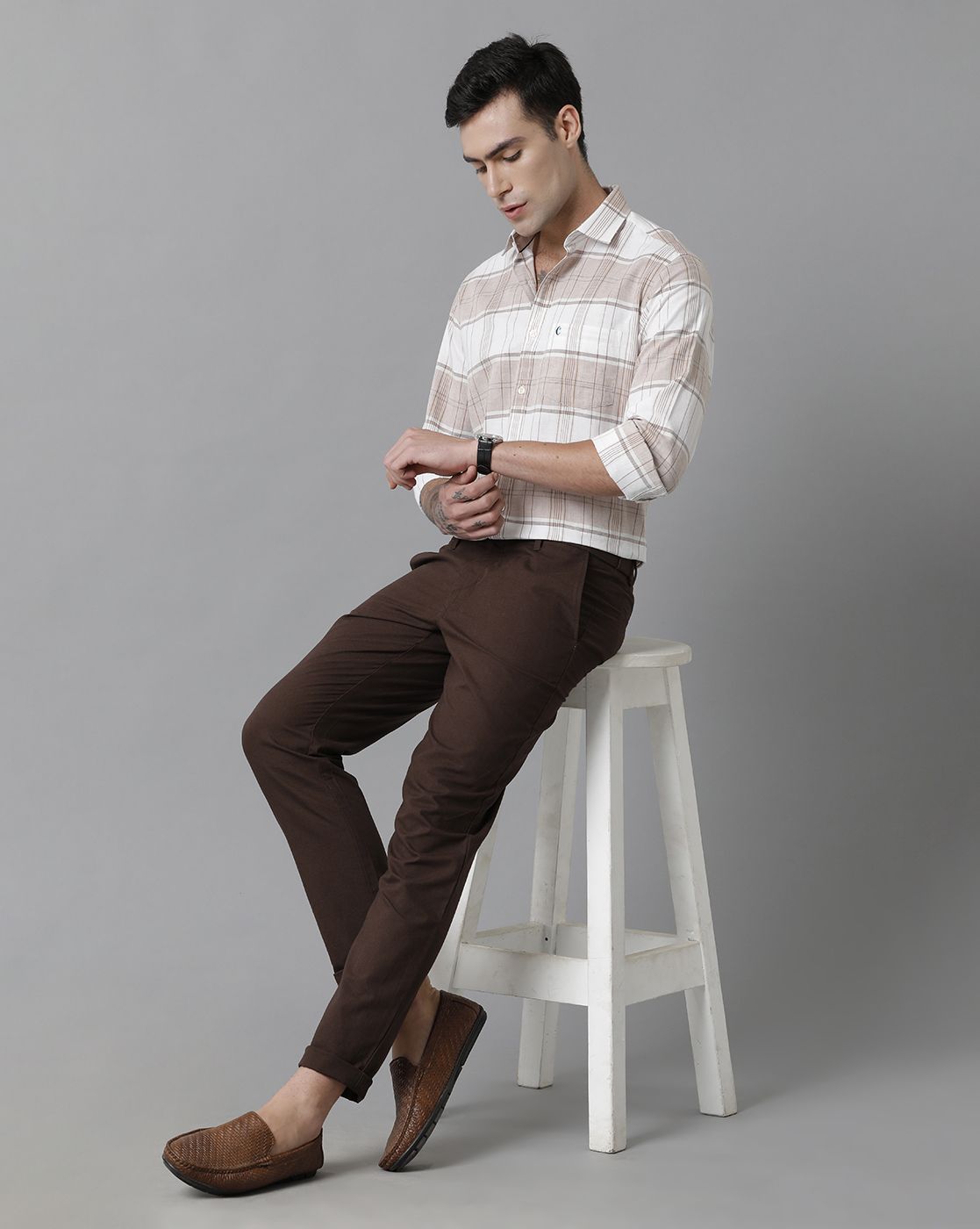 Men's Blended Linen Brown Checked Contemporary Fit Full Sleeve Sleeve Casual Shirt