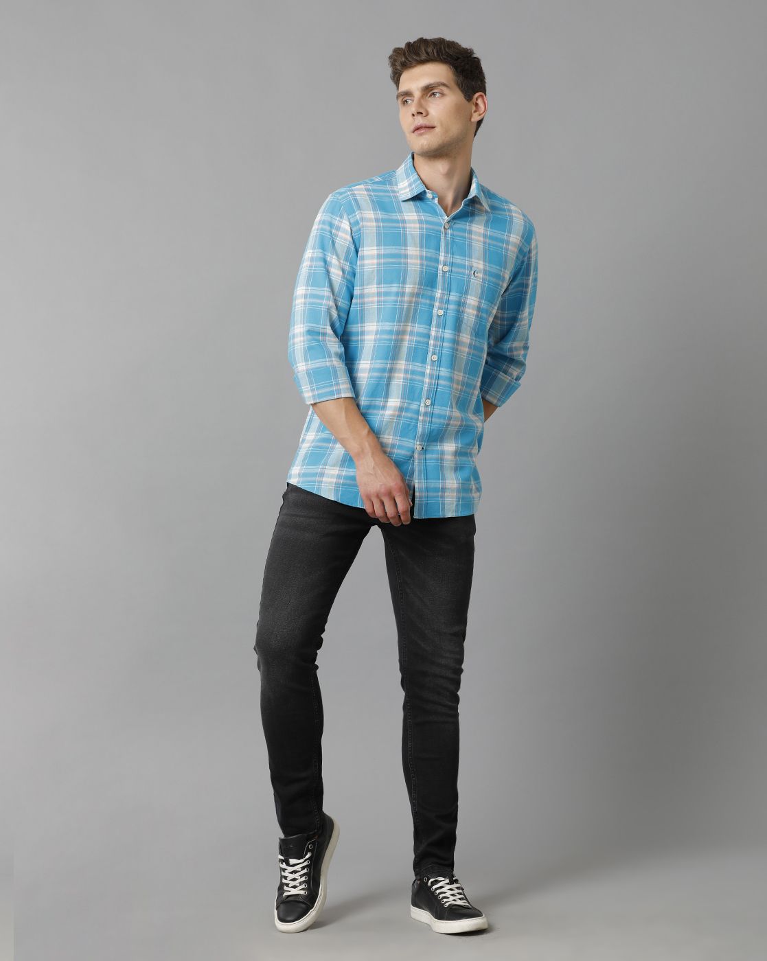 Men's Blended Linen Blue Checked Contemporary Fit Full Sleeve Casual Shirt