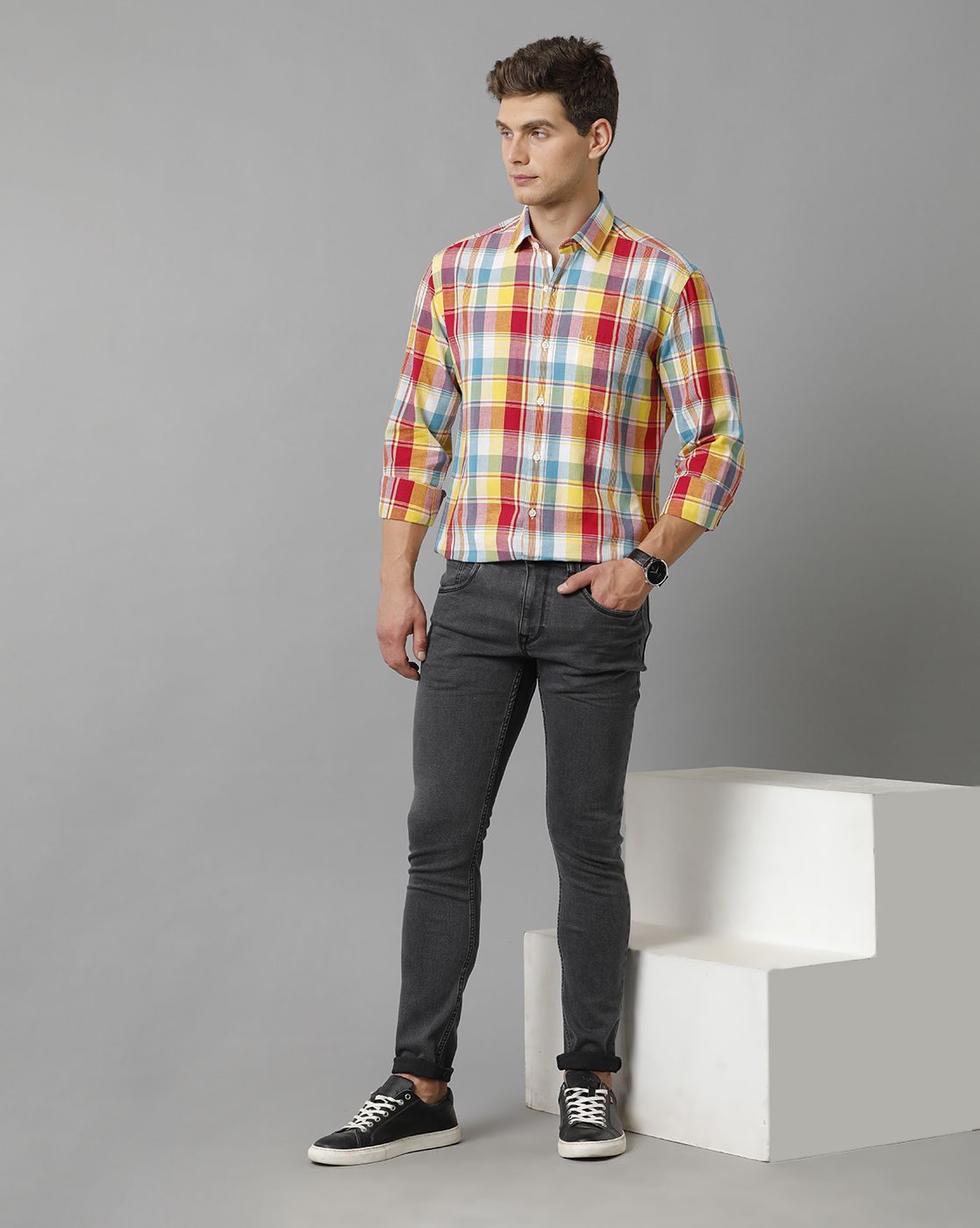 Men's Blended Linen Red Checked Contemporary Fit Full Sleeve Sleeve Casual Shirt