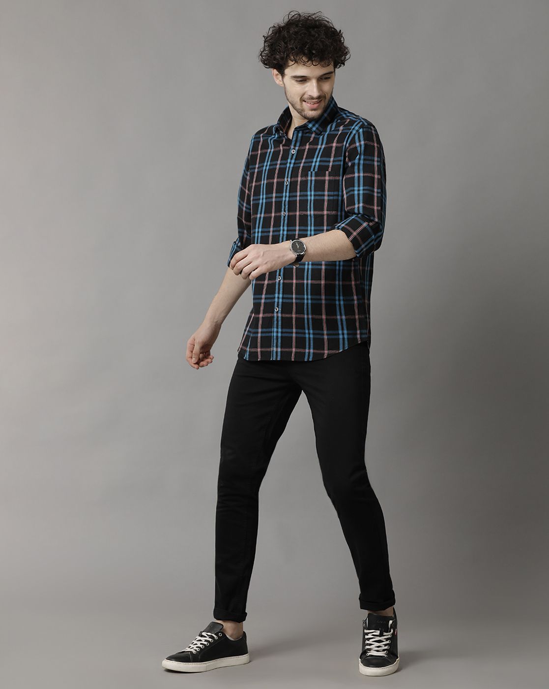 Men's Blended Linen Turquoise Blue Checked Contemporary Fit Full Sleeve Sleeve Casual Shirt