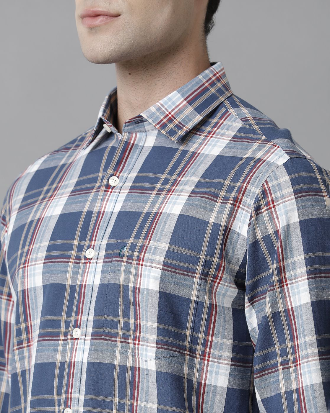 Men's Blended Linen Blue Checked Contemporary Fit Full Sleeve Sleeve Casual Shirt