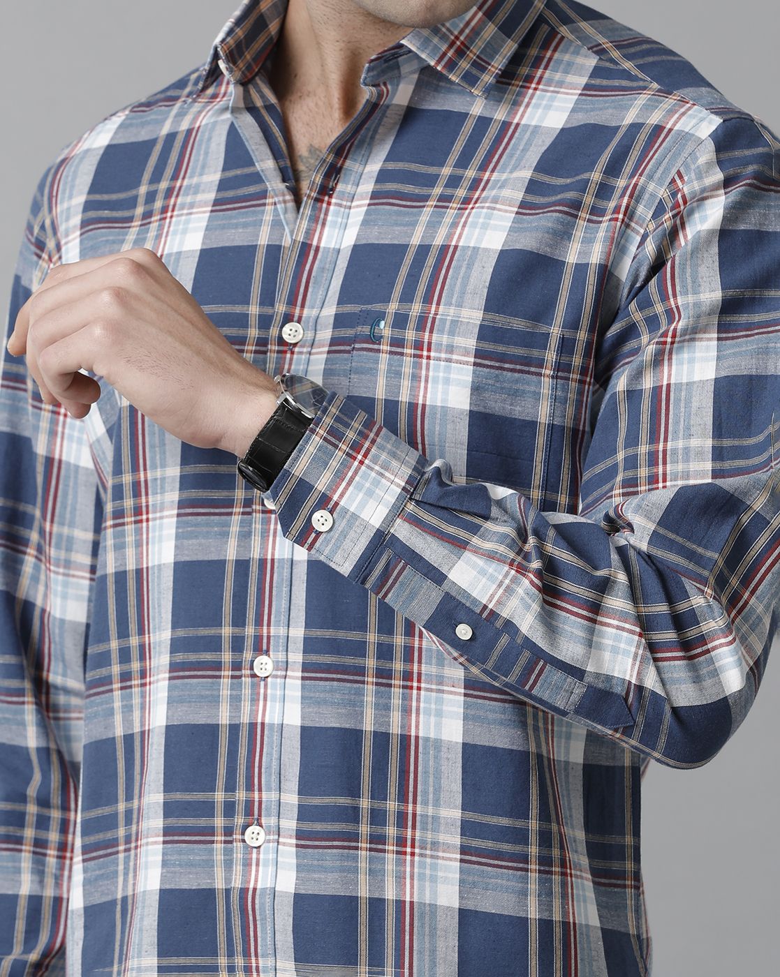 Men's Blended Linen Blue Checked Contemporary Fit Full Sleeve Sleeve Casual Shirt