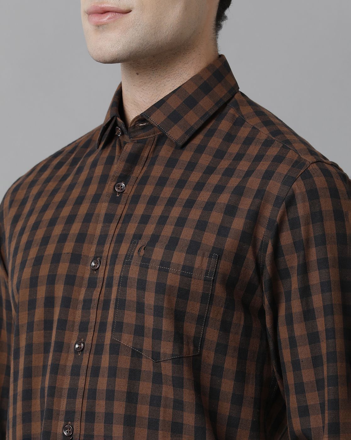 Men's Blended Linen Brown Checked Contemporary Fit Full Sleeve Sleeve Casual Shirt