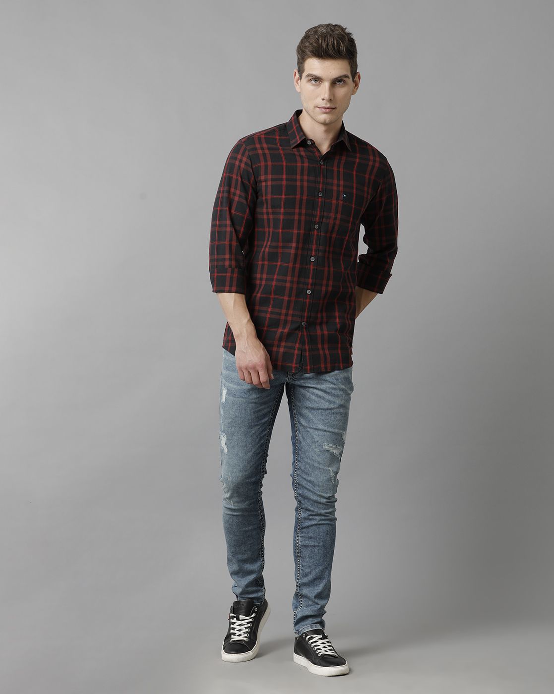 Men's Blended Linen Red Checked Contemporary Fit Full Sleeve Sleeve Casual Shirt