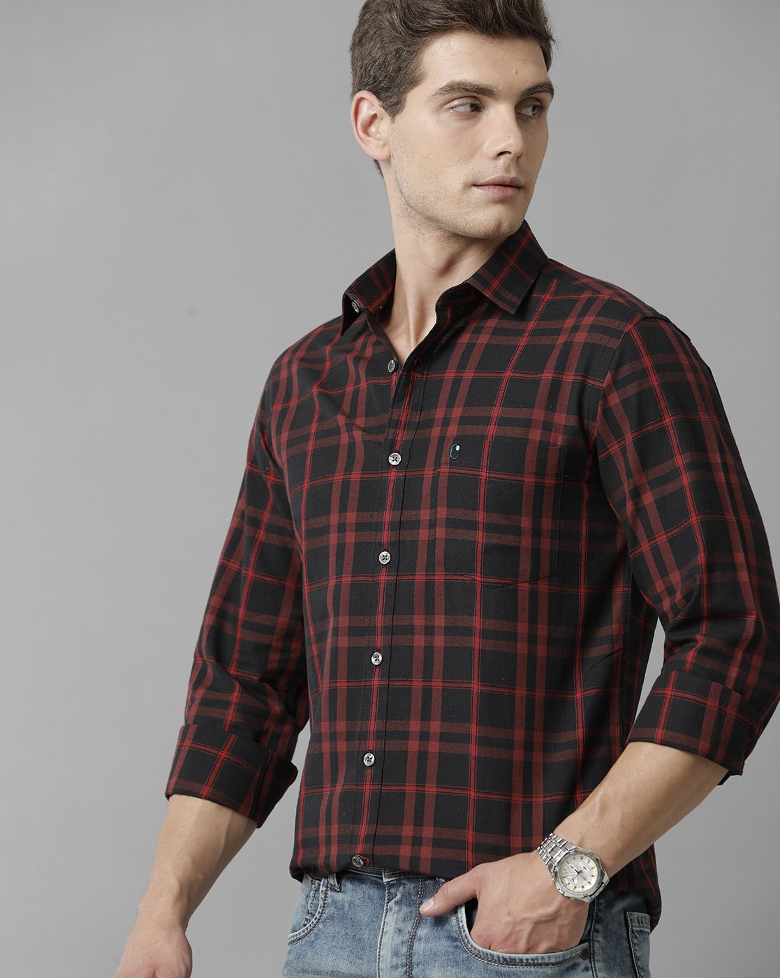 Men's Blended Linen Red Checked Contemporary Fit Full Sleeve Sleeve Casual Shirt