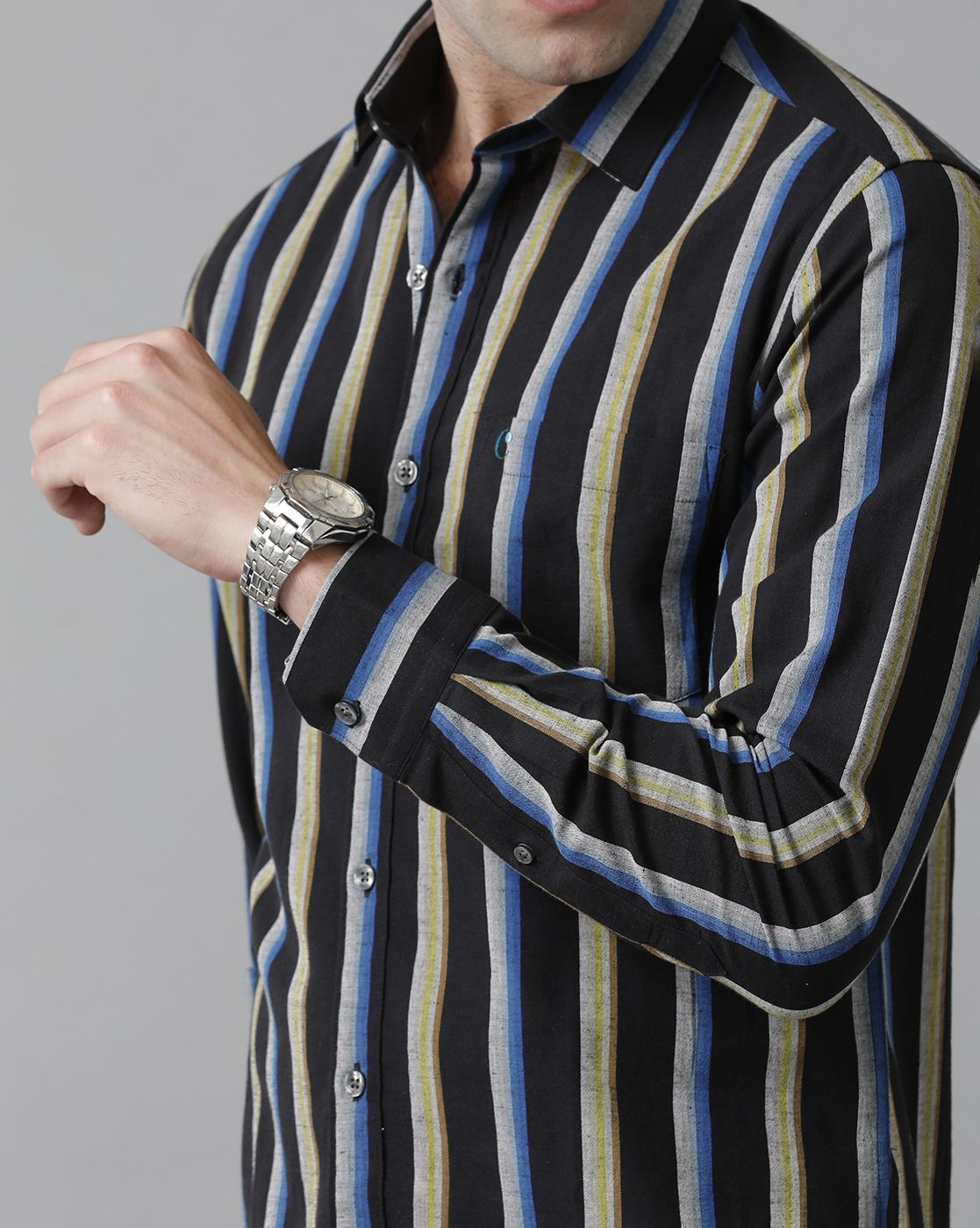 Men's Blended Linen Black Striped Contemporary Fit Full Sleeve Sleeve Casual Shirt