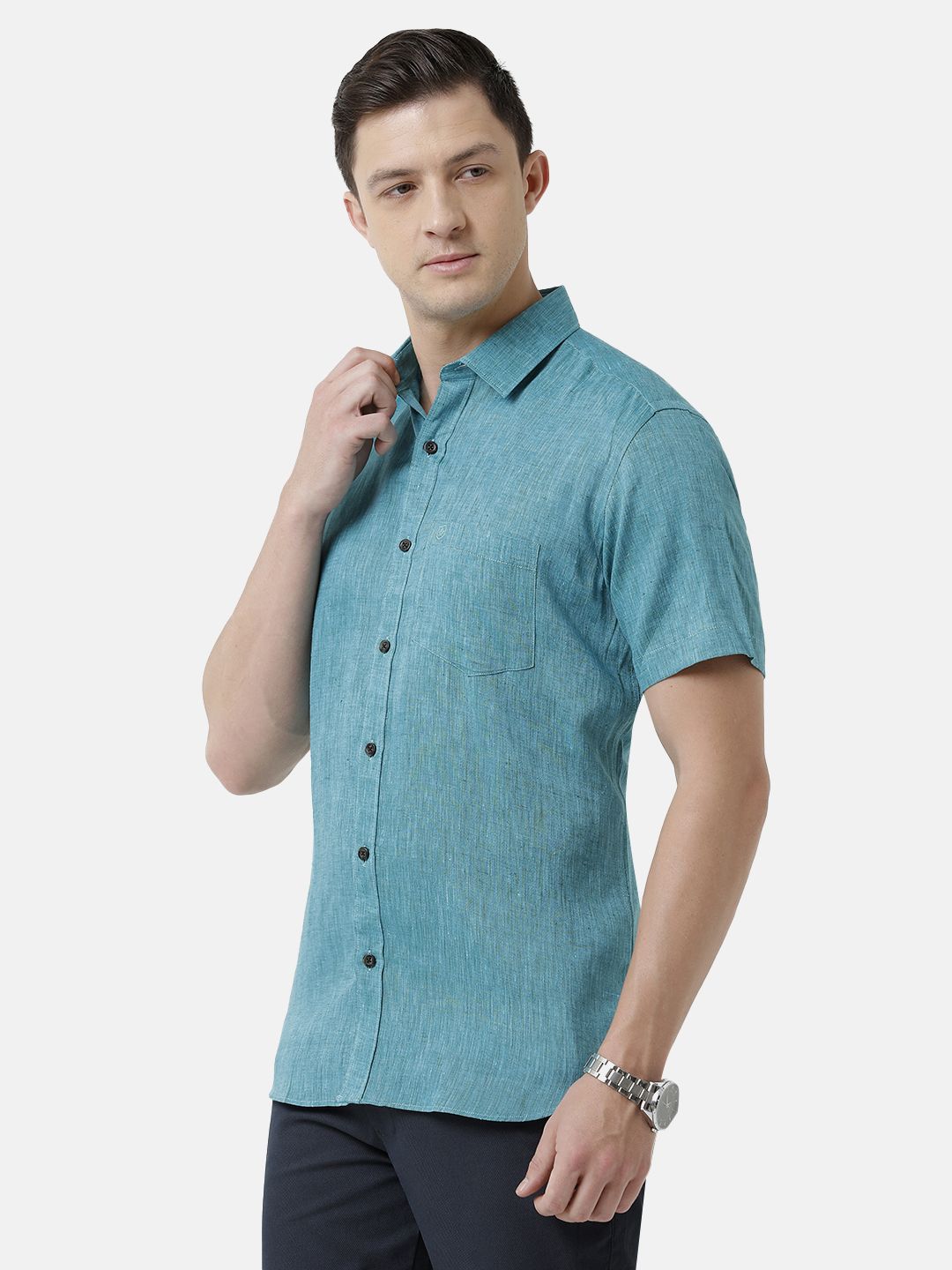 Men's Pure Linen Turquoise Blue Solid Contemporary Fit Half Sleeve Sleeve Casual Shirt