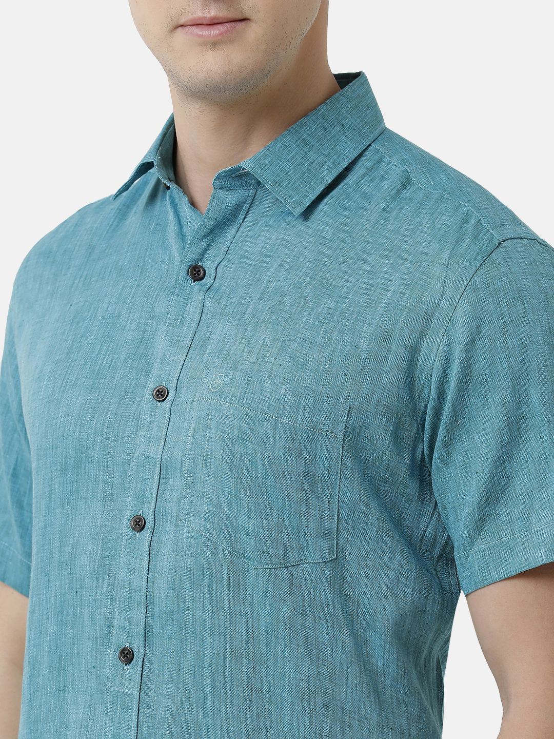 Men's Pure Linen Turquoise Blue Solid Contemporary Fit Half Sleeve Sleeve Casual Shirt