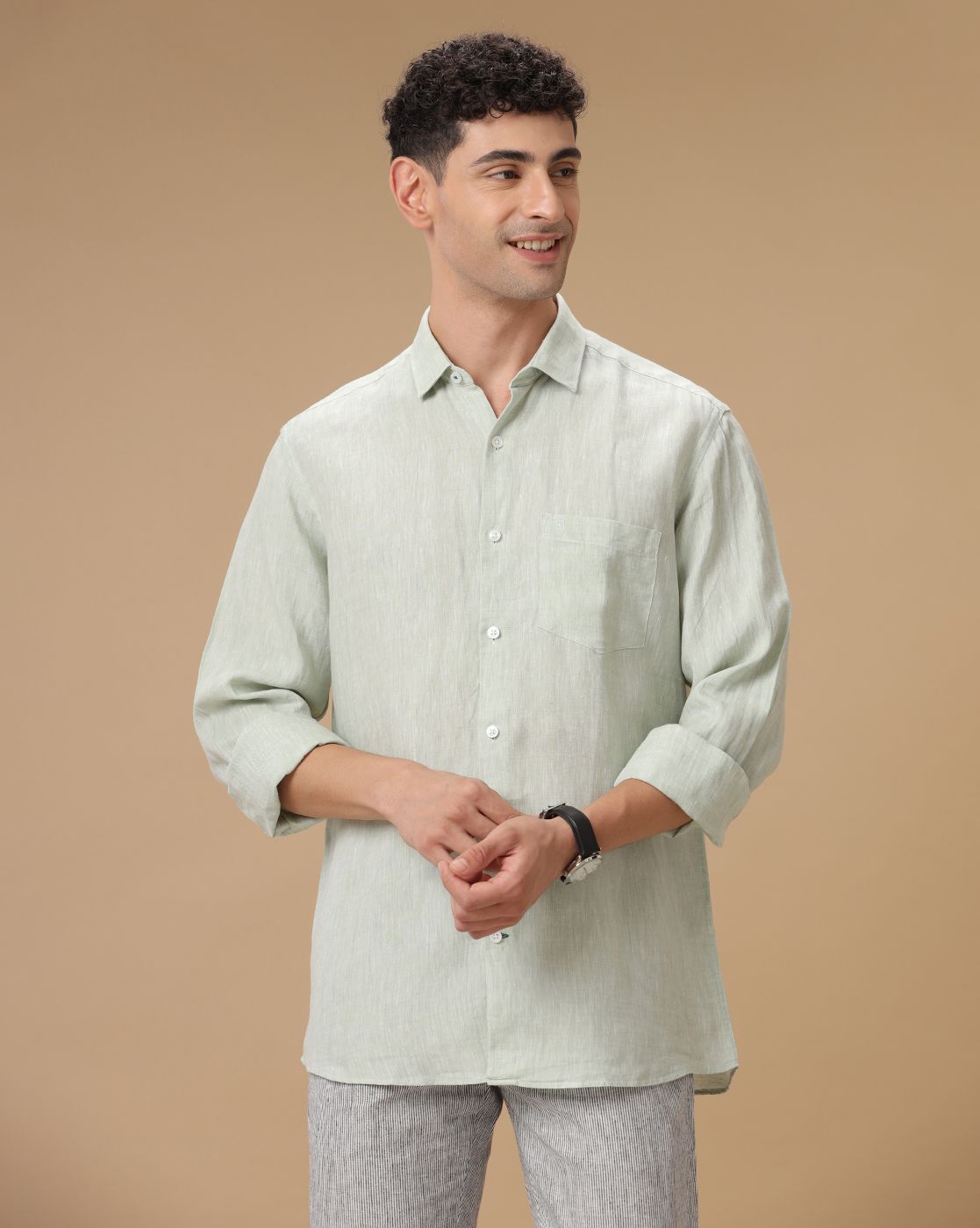 Men's Pure Linen Green Solid Contemporary Fit Full Sleeve Casual Shirt