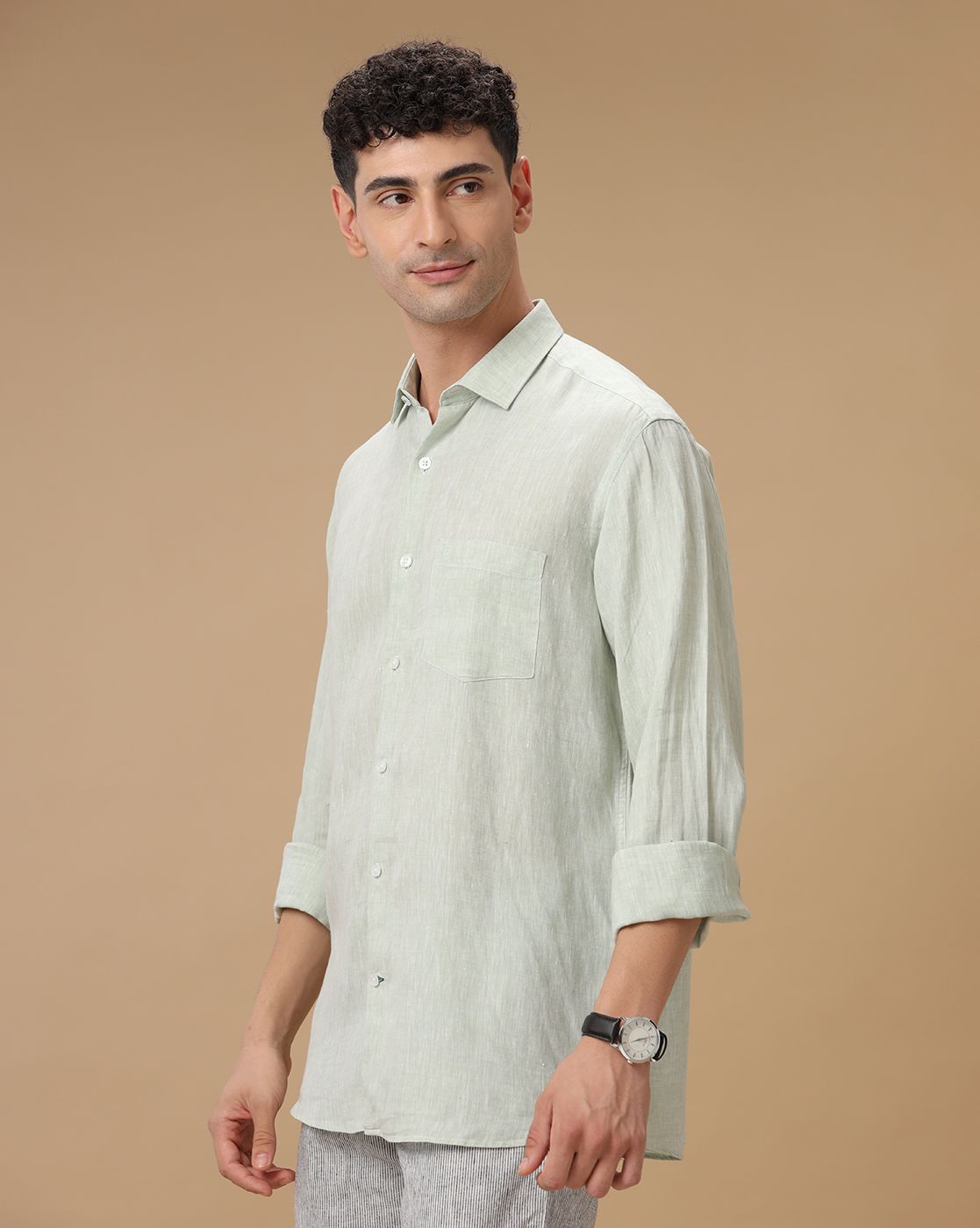 Men's Pure Linen Green Solid Contemporary Fit Full Sleeve Casual Shirt