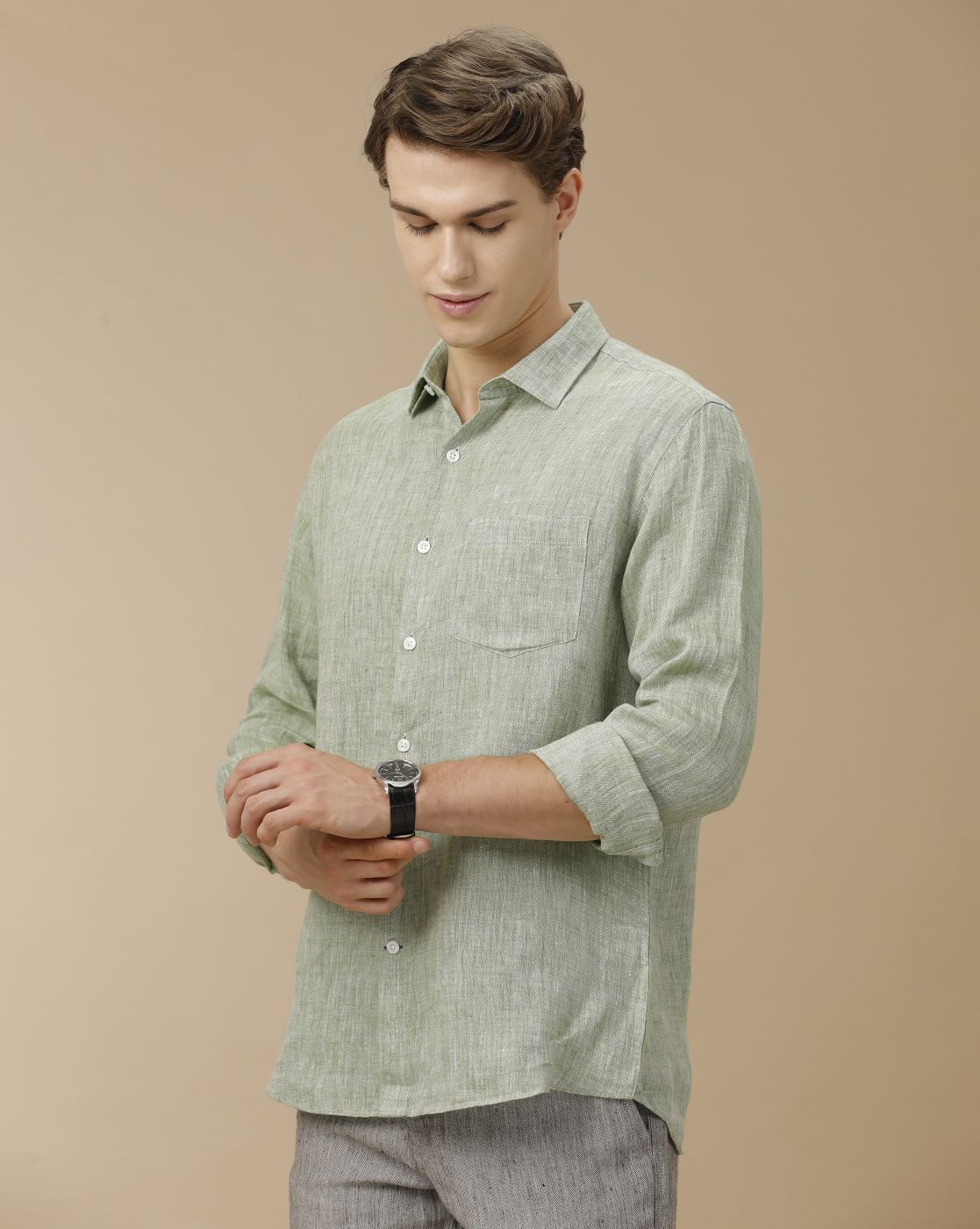 Men's Pure Linen Green Solid Contemporary Fit Full Sleeve Casual Shirt