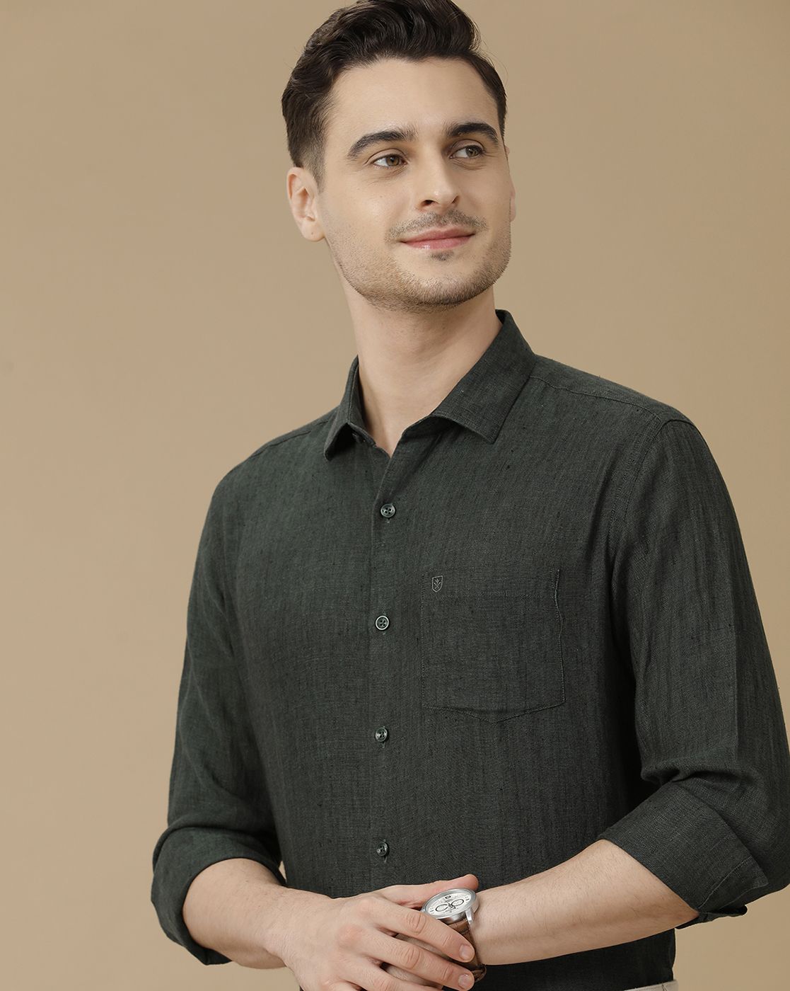 Men's Pure Linen Green Solid Contemporary Fit Full Sleeve Casual Shirt