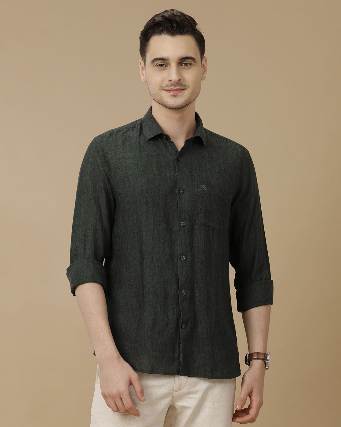 Men's Pure Linen Green Solid Contemporary Fit Full Sleeve Casual Shirt