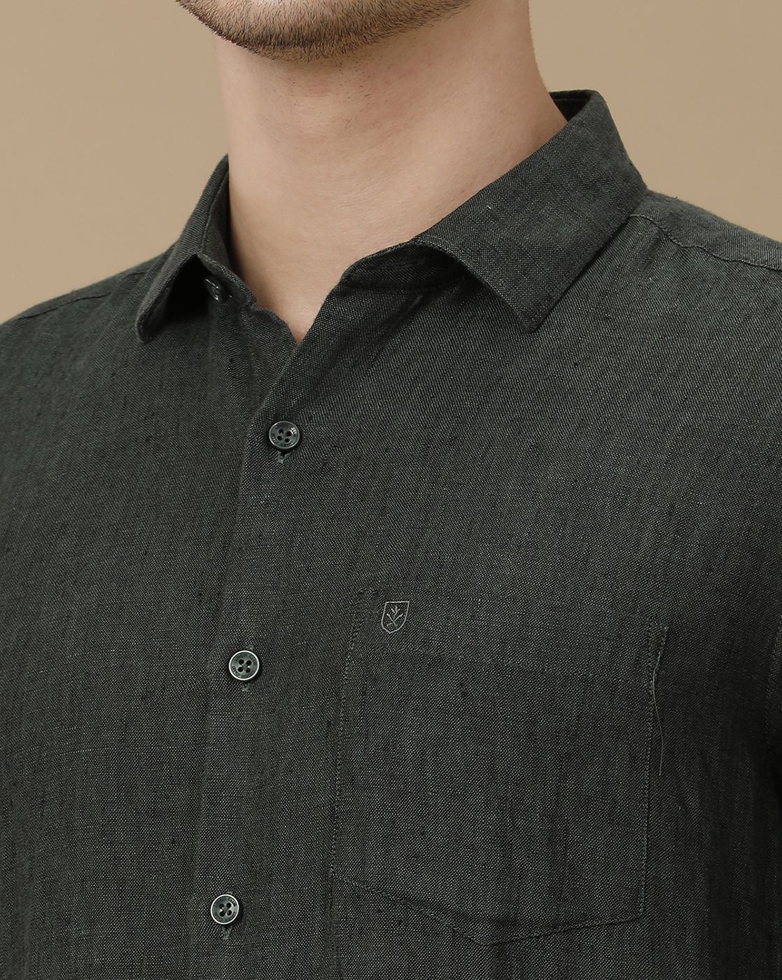 Men's Pure Linen Green Solid Contemporary Fit Full Sleeve Casual Shirt